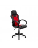 Červeno-černá kancelářská židle s nastavitelnou výškou.